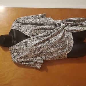 Bkack & White paisley top